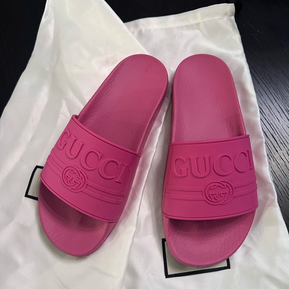 Gucci Fuchsia Poll Slide Sandals Size 38/8